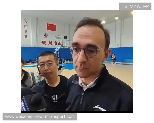 国际排球联赛外籍教练与本地球员融合的路径，他是一位优秀的有三十多年教学经验的国家队的排球教练